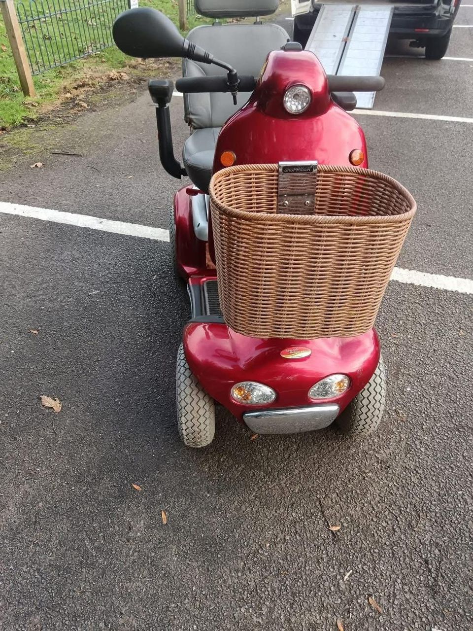 Shoprider Cadiz 8mph Mobility Scooter by Roma Medical – Class 3 Road-Legal, 20-Mile Range, Full Suspension & Lighting