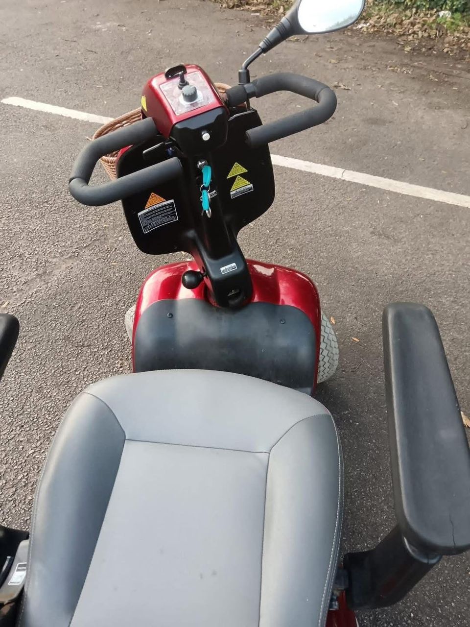 Shoprider Cadiz 8mph Mobility Scooter by Roma Medical – Class 3 Road-Legal, 20-Mile Range, Full Suspension & Lighting - view 4