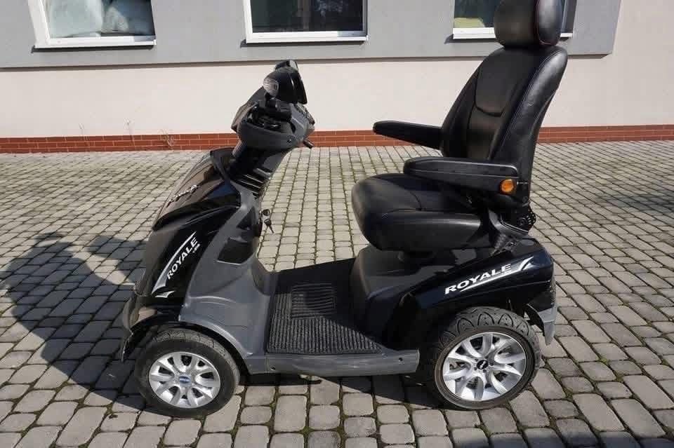 Drive DeVilbiss Healthcare Royale 8mph Heavy Duty Mobility Scooter (Royale 3 / Royale 4) - view 3