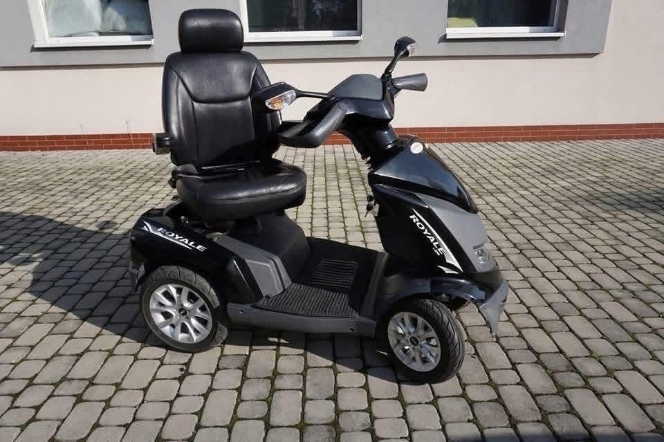 Drive DeVilbiss Healthcare Royale 8mph Heavy Duty Mobility Scooter (Royale 3 / Royale 4) - view 4