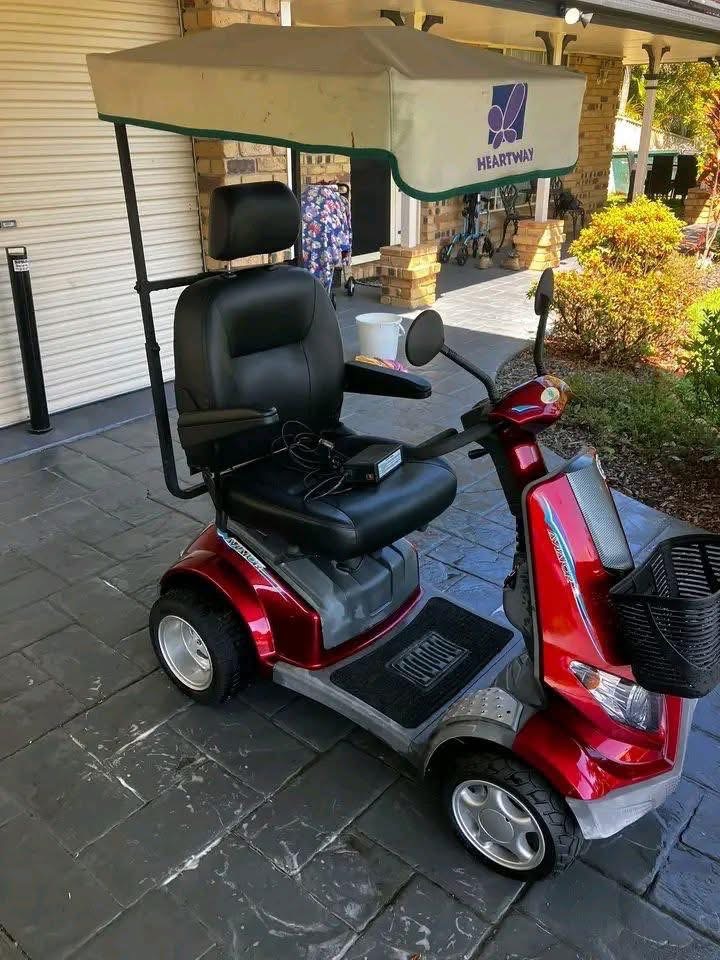 Careco Aviator 8mph Bronze Mobility Scooter - view 3