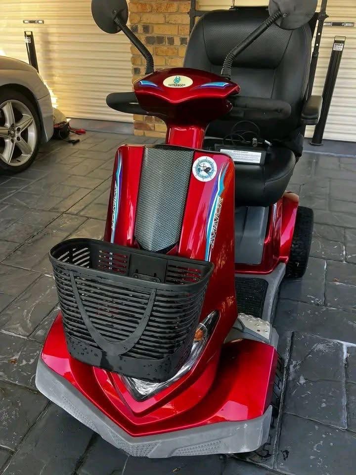 Careco Aviator 8mph Bronze Mobility Scooter - view 4