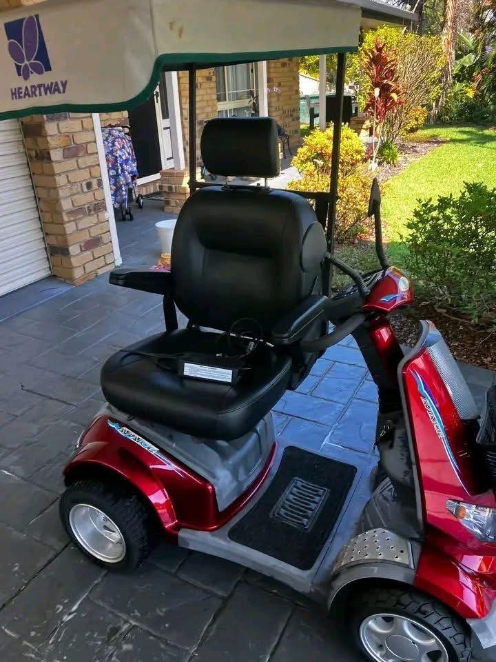 Careco Aviator 8mph Bronze Mobility Scooter - view 11