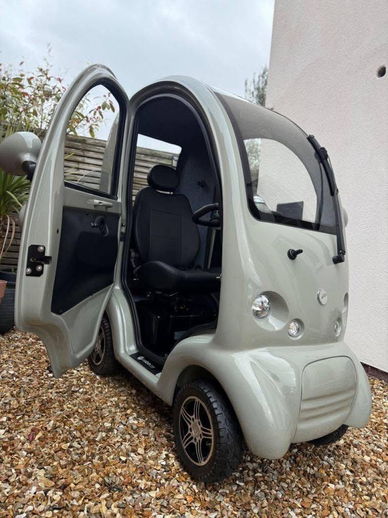 ScooterPac Cabin car Mobility Scooter - view 2