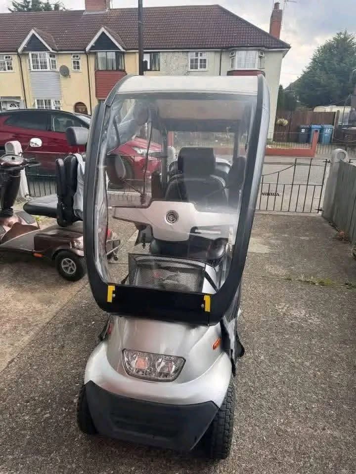 TGA BREEZE S4 mobility scooter - view 2