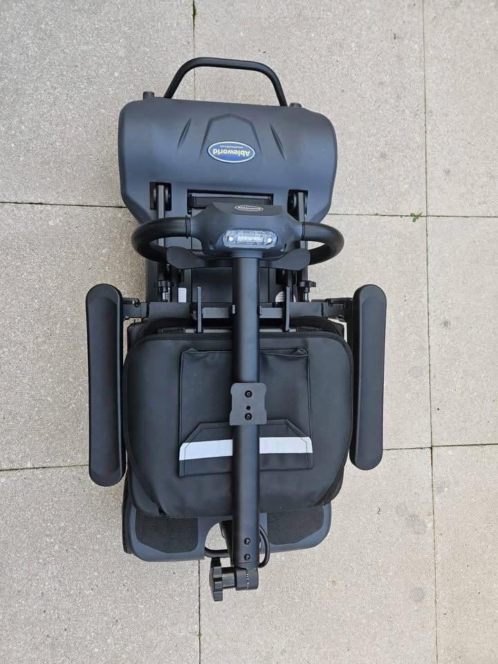 Ultra Lightweight Folding Carbon Fibre Mobility Scooter - view 5
