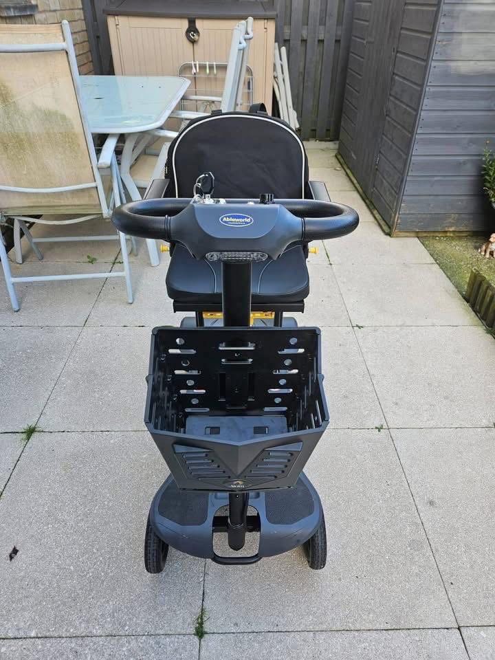 Ultra Lightweight Folding Carbon Fibre Mobility Scooter - view 6