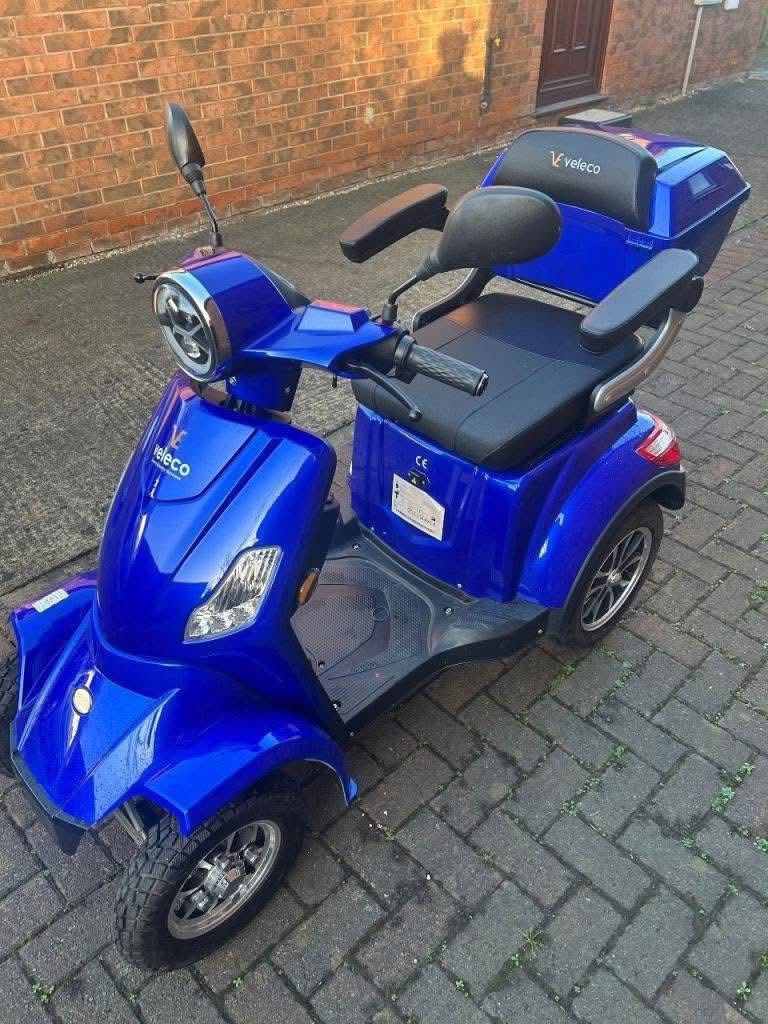 Voyager BN027 electric four wheeled mobility scooter - view 2