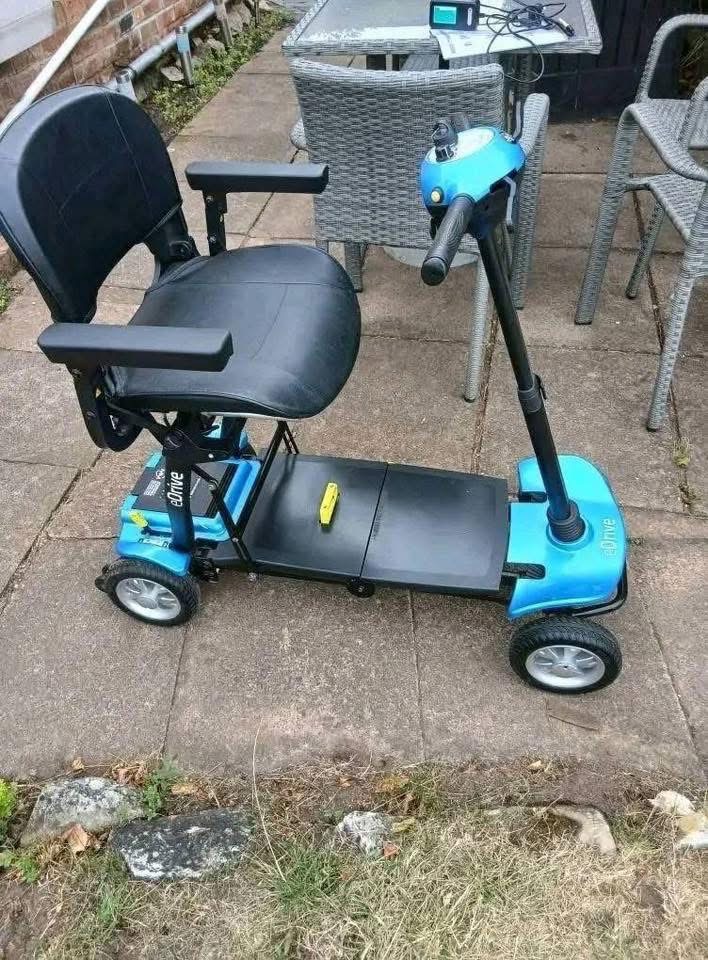 Motion Healthcare eDrive mobility scooter - view 4