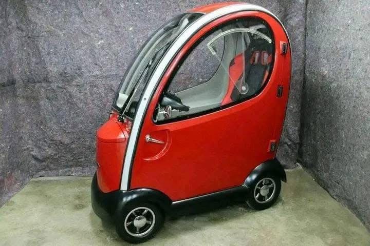 SHOPRIDER Flagship Fully Enclosed 4 wheel Mobility Scooter