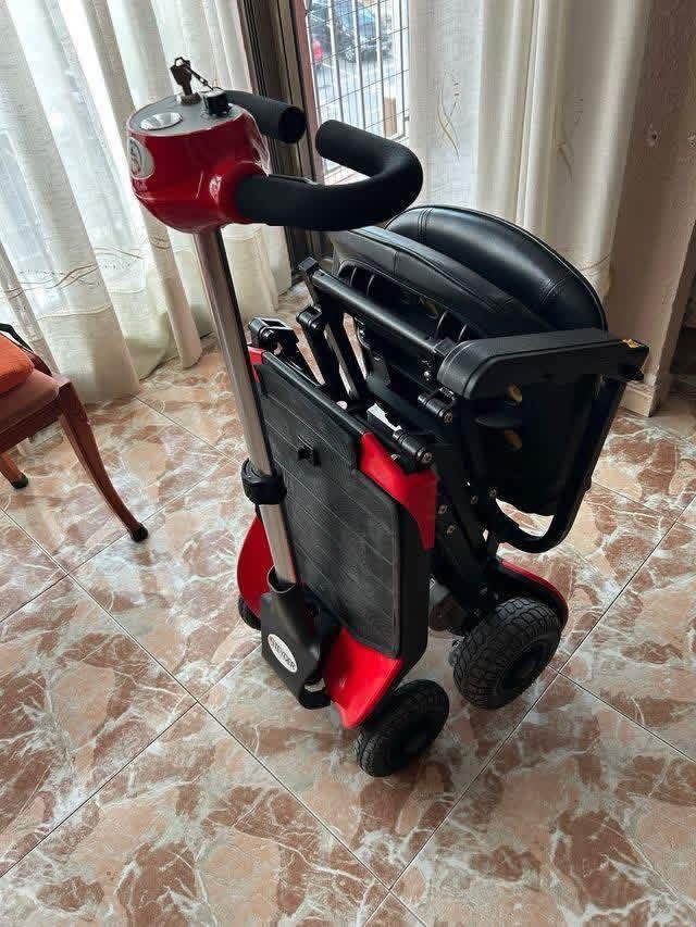 Teyder Folding Electric Scooter - view 4