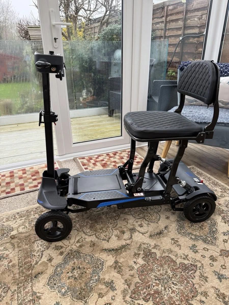 Foldable 4 wheel electric scooter  - view 3