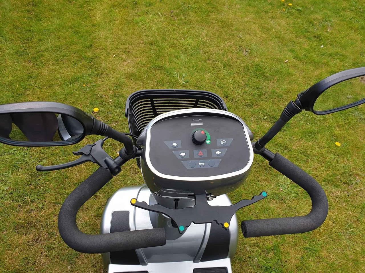 STERLING MOBILITY SCOOTER - view 5