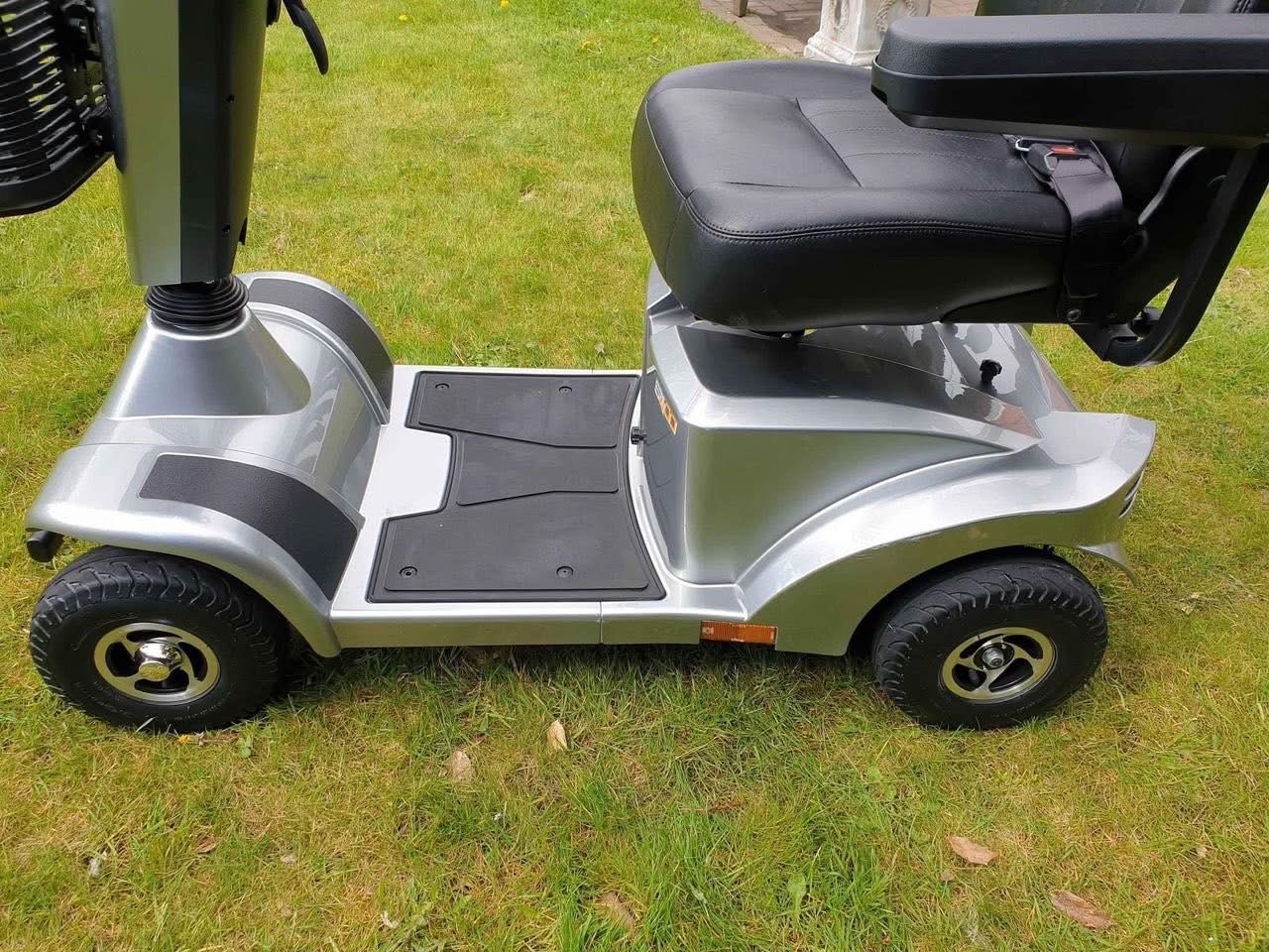 STERLING MOBILITY SCOOTER - view 7