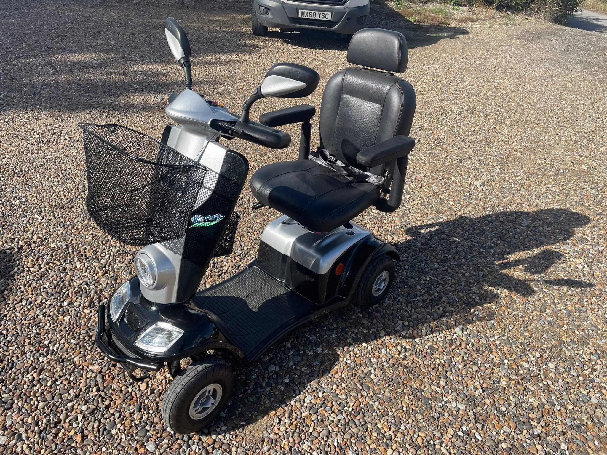 Kymco Maxi XLS 8mph Mobility Scooter - view 4