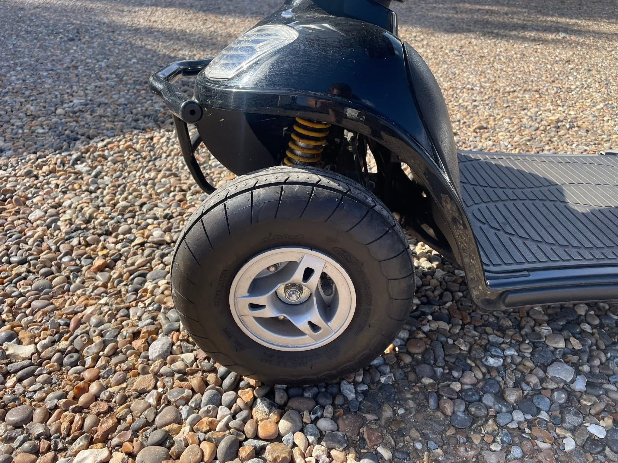 Kymco Maxi XLS 8mph Mobility Scooter - view 5