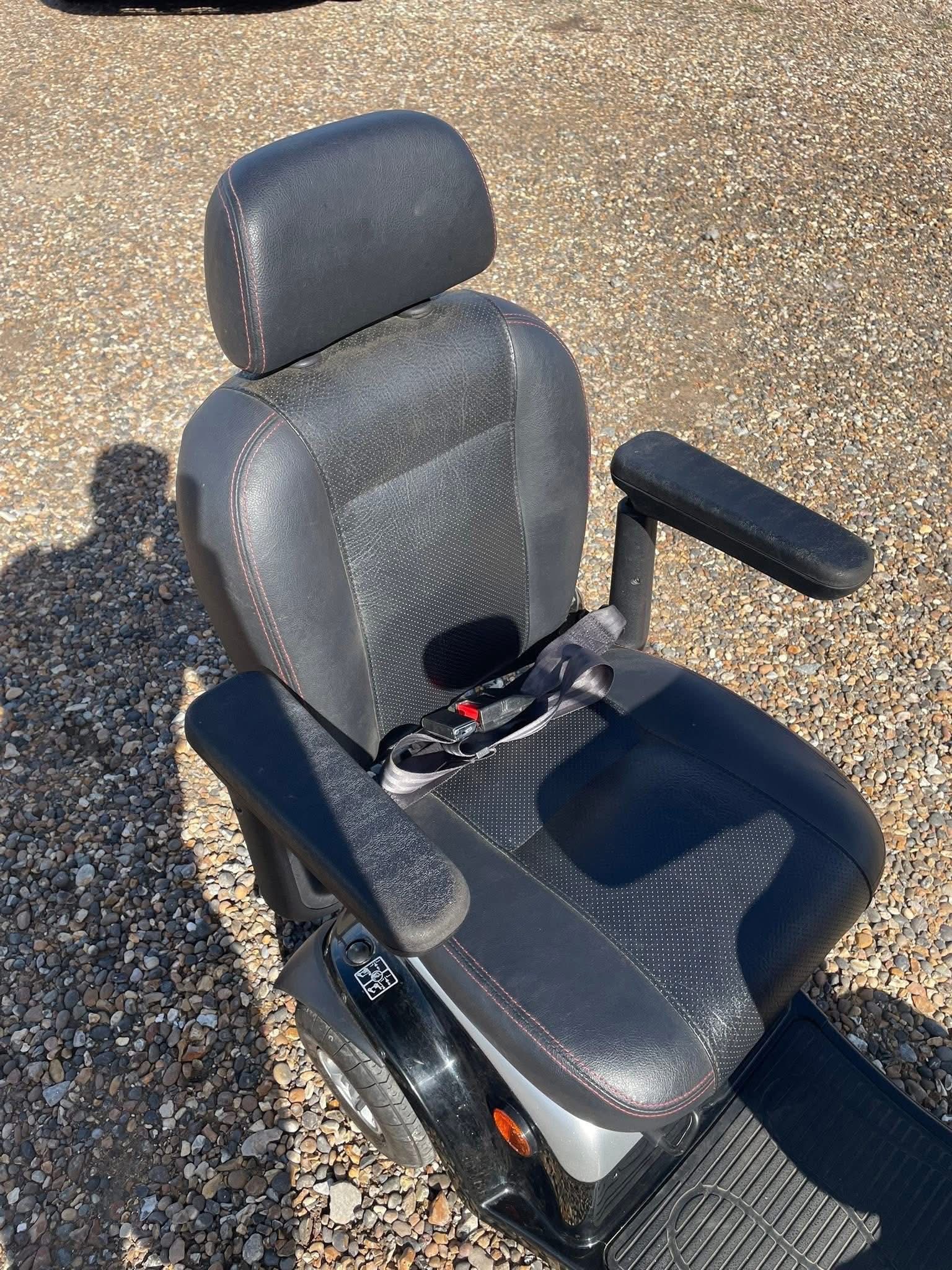 Kymco Maxi XLS 8mph Mobility Scooter - view 9
