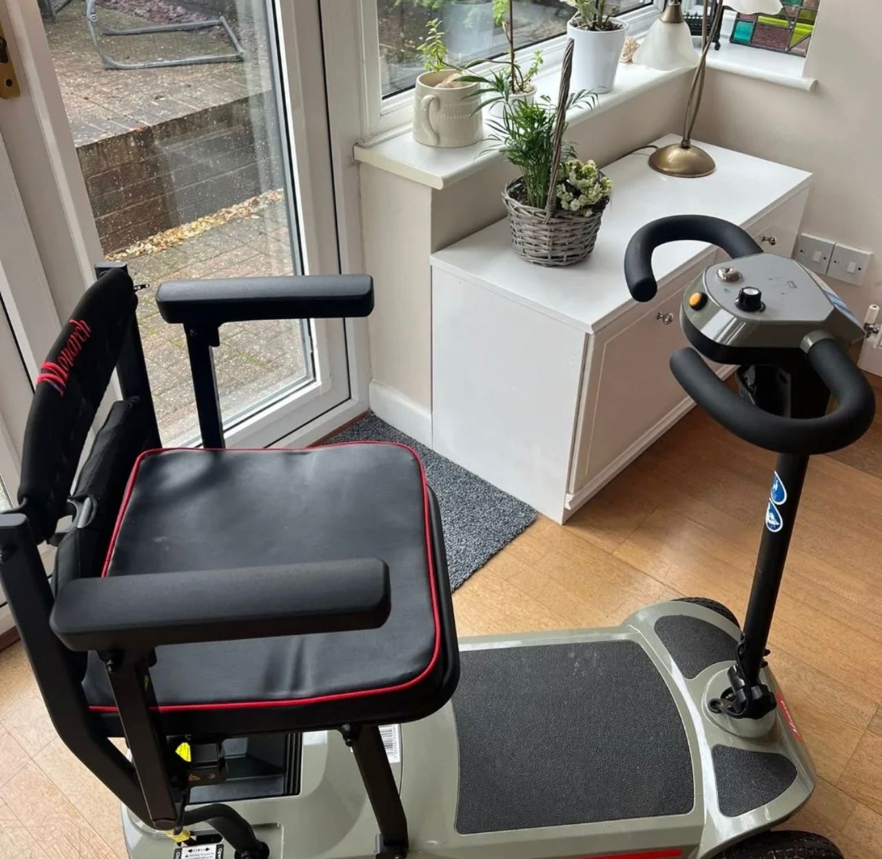 Monarch Air Lightweight Mobility Scooter - view 5