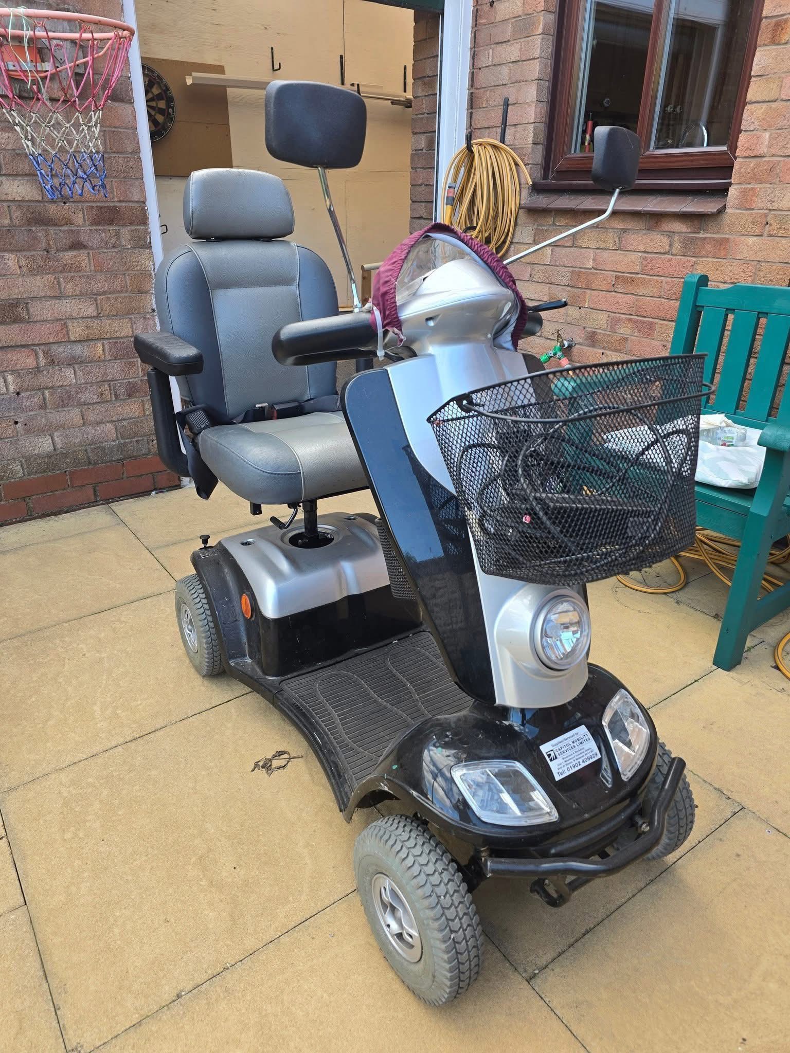 KYMCO MAXI XLS 8MPH MOBILITY SCOOTER  - view 3