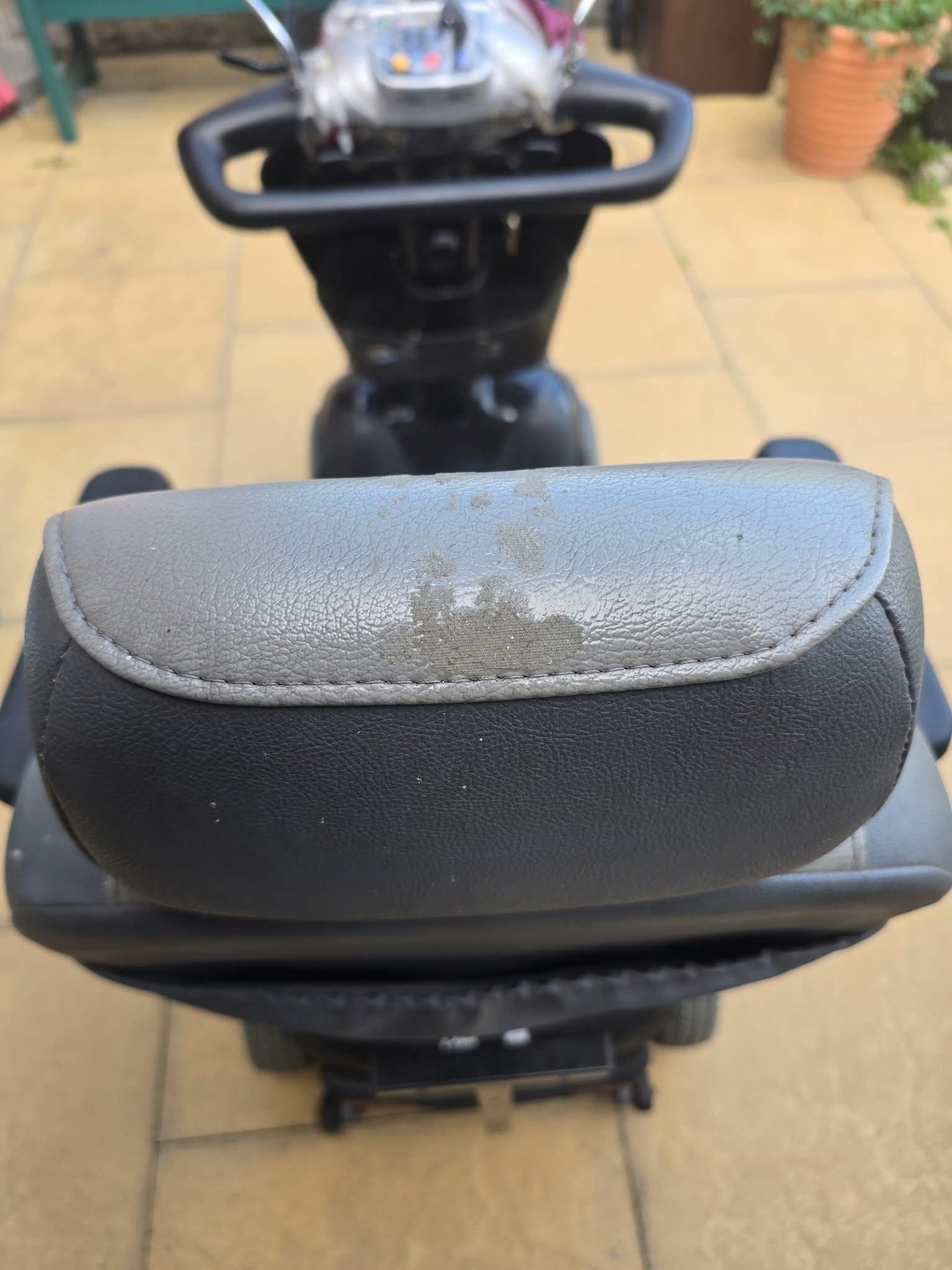 KYMCO MAXI XLS 8MPH MOBILITY SCOOTER  - view 8