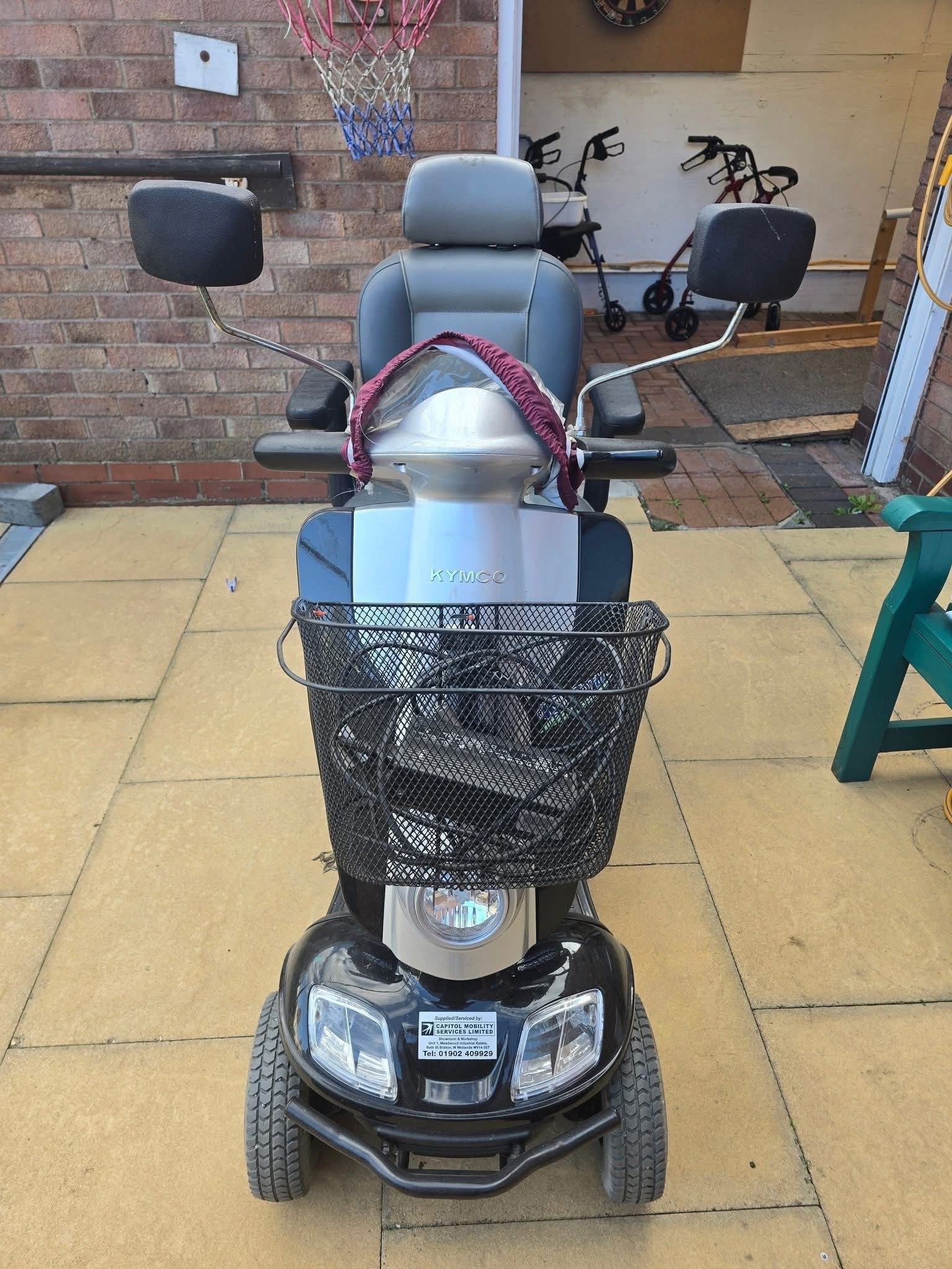 KYMCO MAXI XLS 8MPH MOBILITY SCOOTER  - view 9