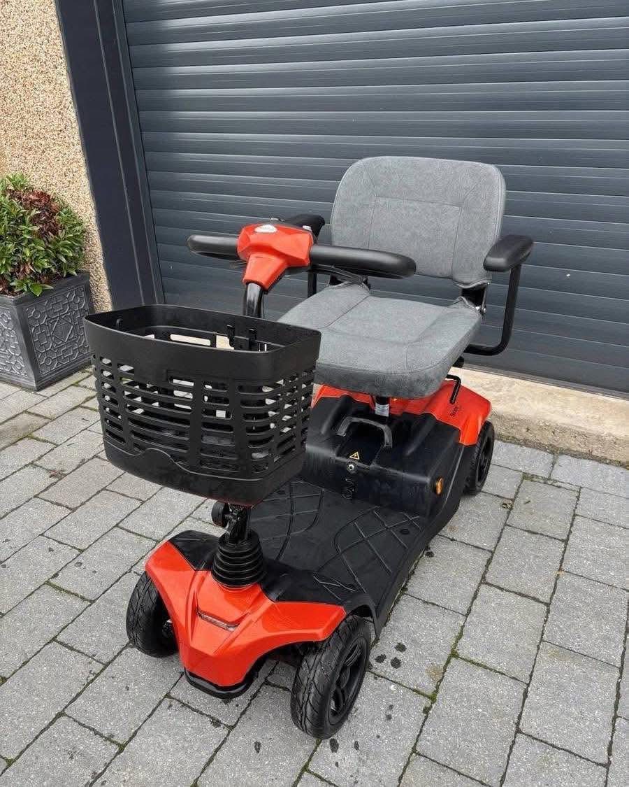 CareCo Black I-Go Vertex Sport Electric Mobility Scooter 4mph - view 3