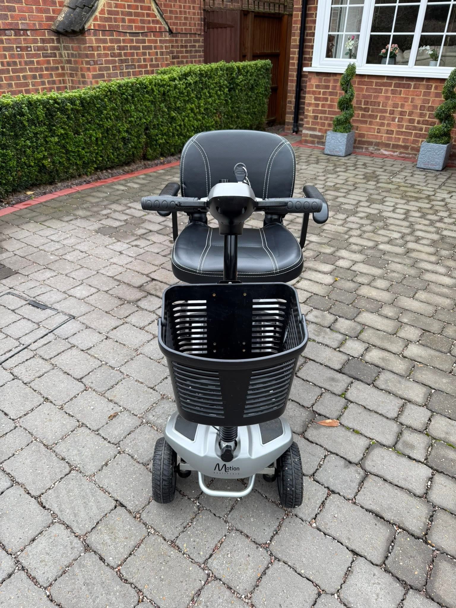 MOTION HEALTHCARE LITHILITE PRO MOBILITY SCOOTER  - view 2