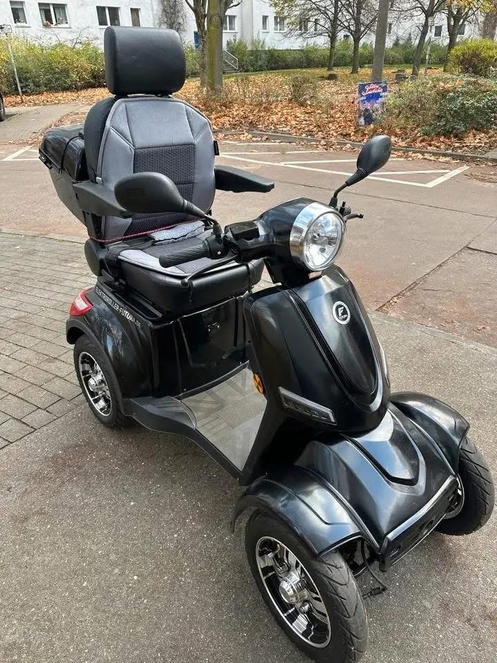 ROLEKTRO FOUR WHEEL ELECTRIC MOBILITY SCOOTER  - view 4