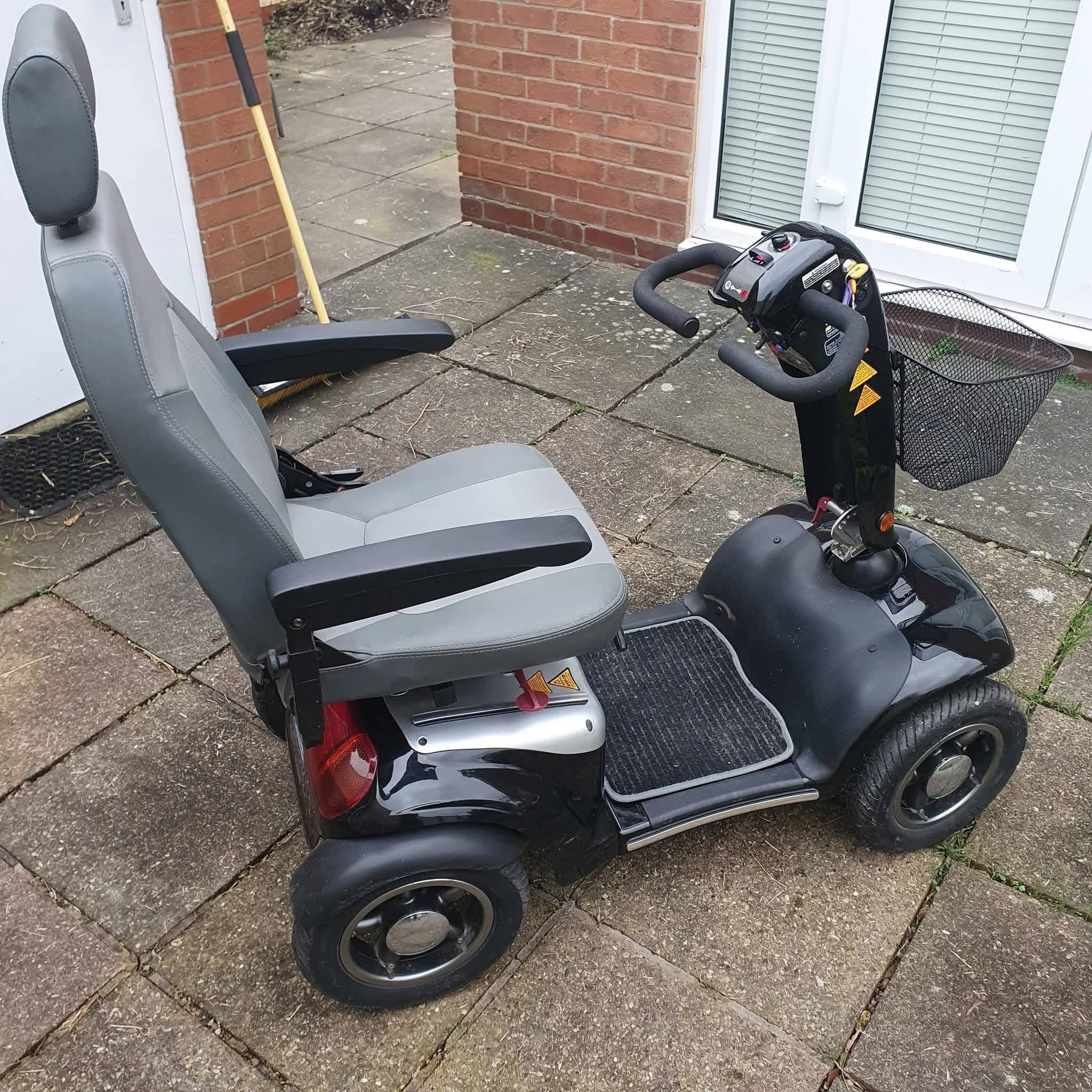STERLING DIAMOND 8MPH MOBILITY SCOOTER  - view 4