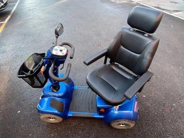 CARECO TITAN 8MPH MOBILITY SCOOTER  - view 4