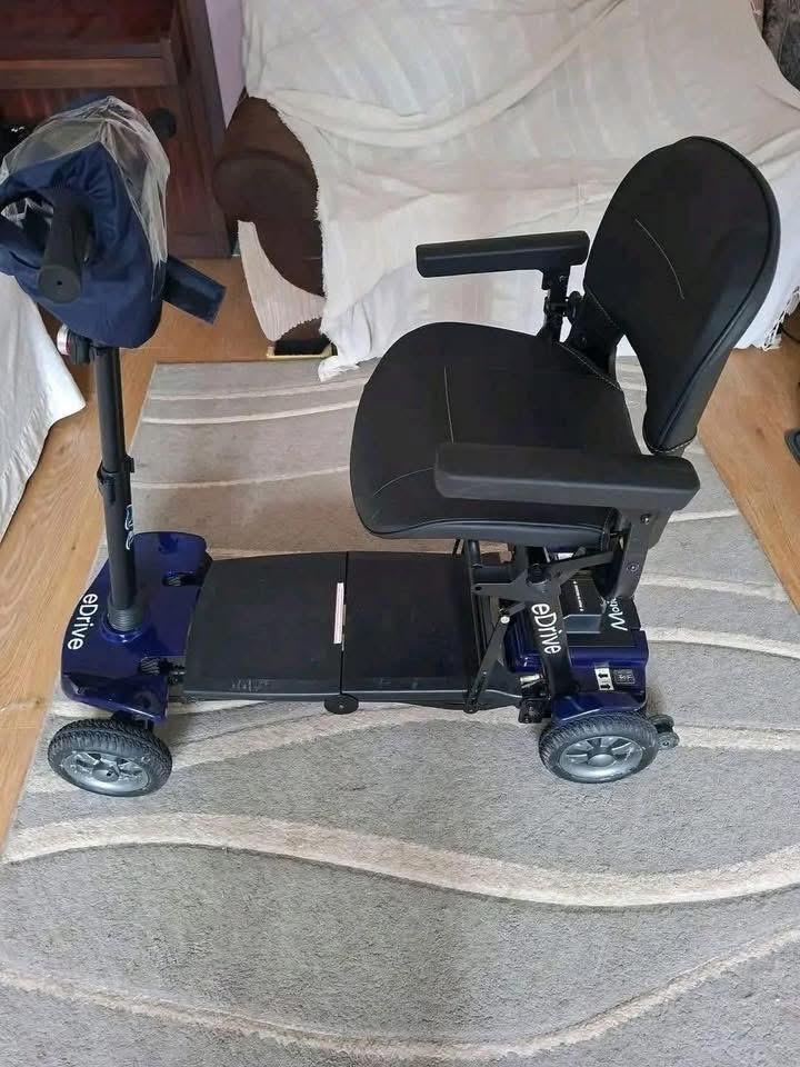 Motion Healthcare eDrive mobility scooter - view 3