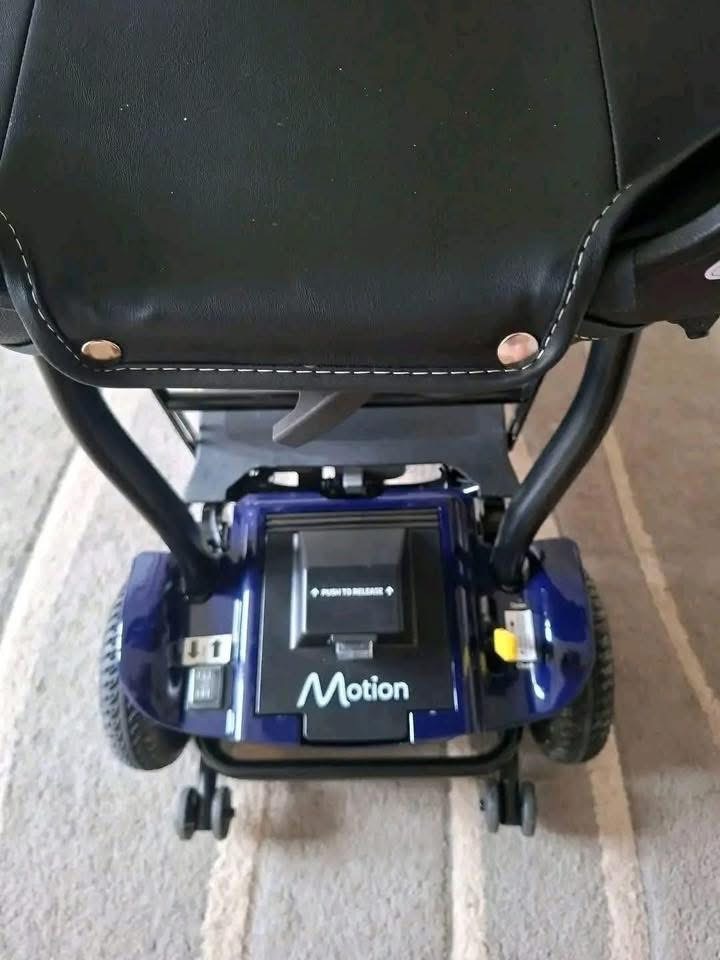 Motion Healthcare eDrive mobility scooter - view 6