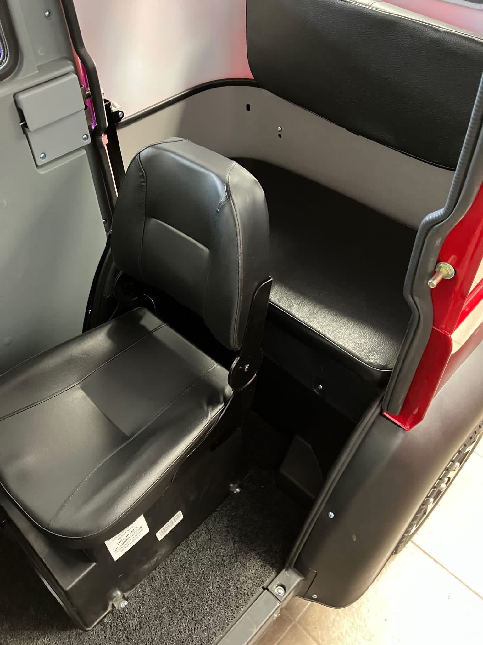 Enclosed Electric Mobility Scooter - view 8