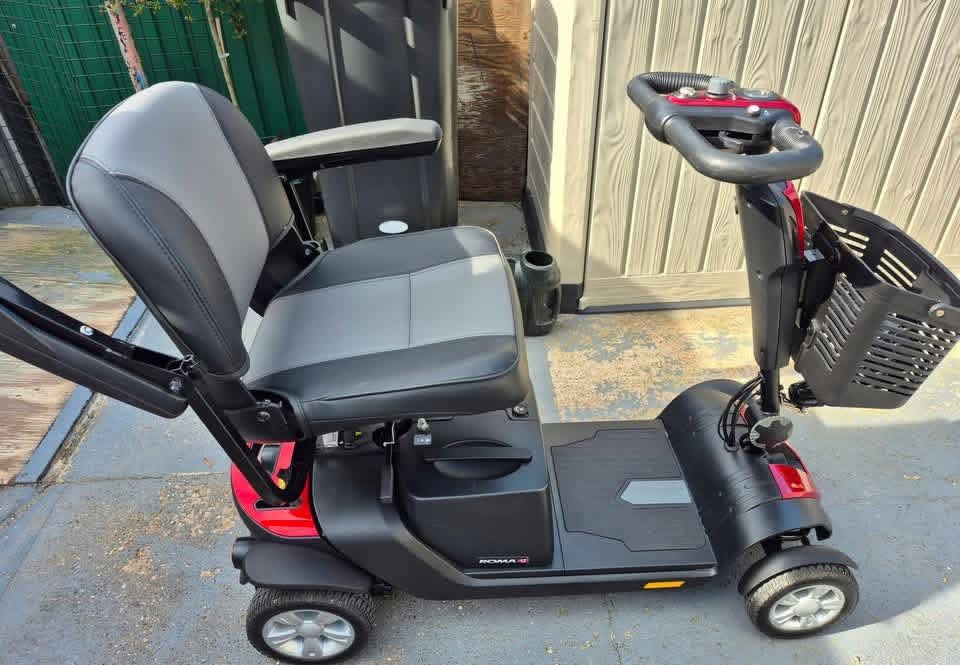 Pride Go Go Elite Traveller Mobility Scooter - view 2