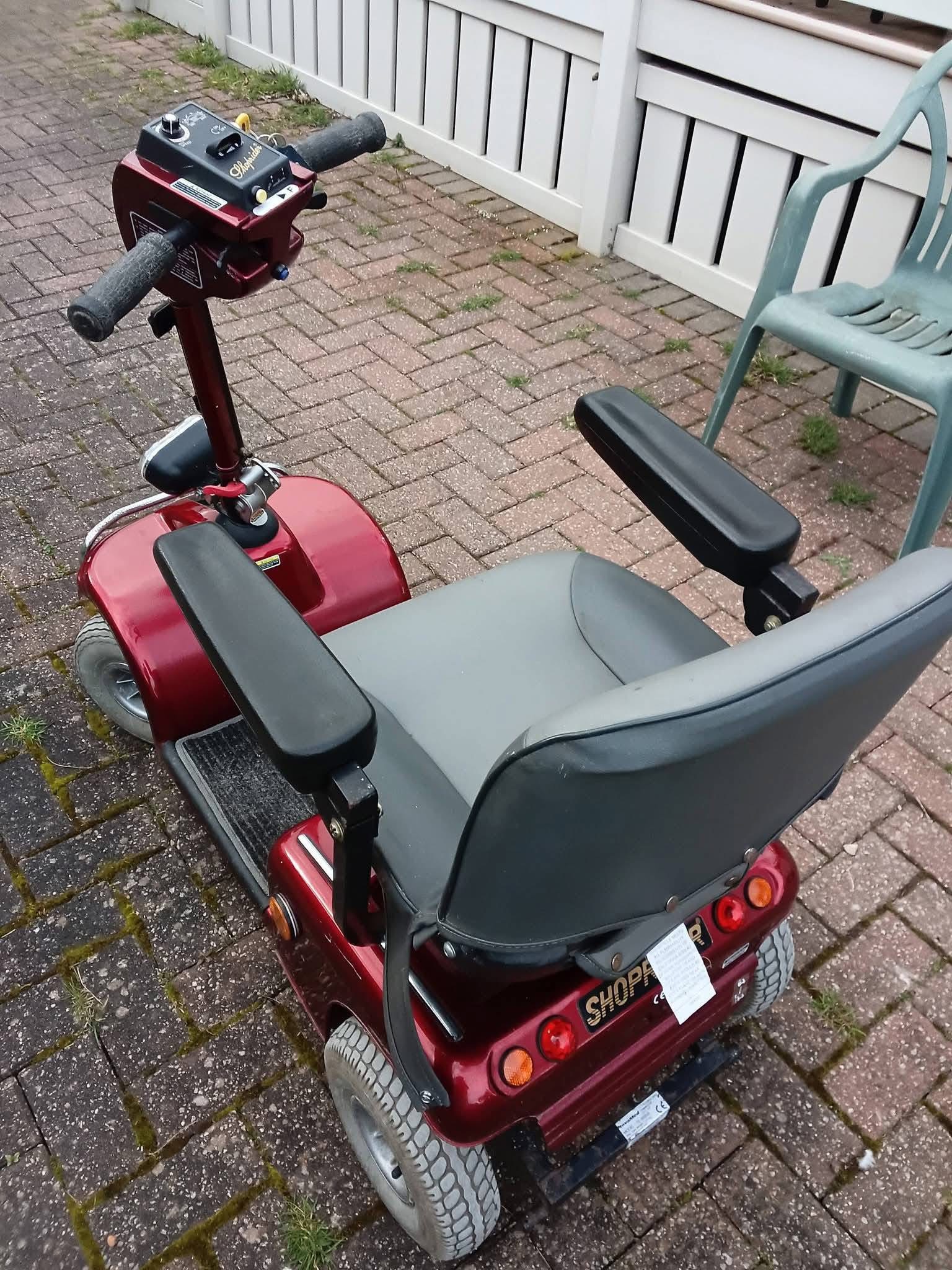 SHOPRIDER Sovereign 4 mobility scooter  - view 3