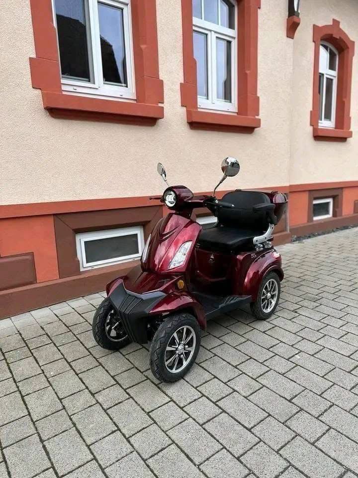 Veleco Faster Class 3 mobility scooter - view 5