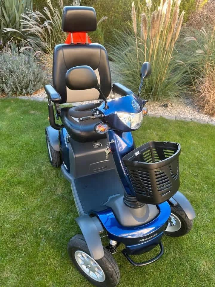 Excel Galaxy 2 mobility scooter - view 2