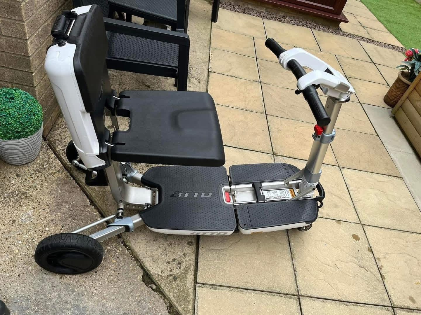 ATTO FOLDING SCOOTER - view 11