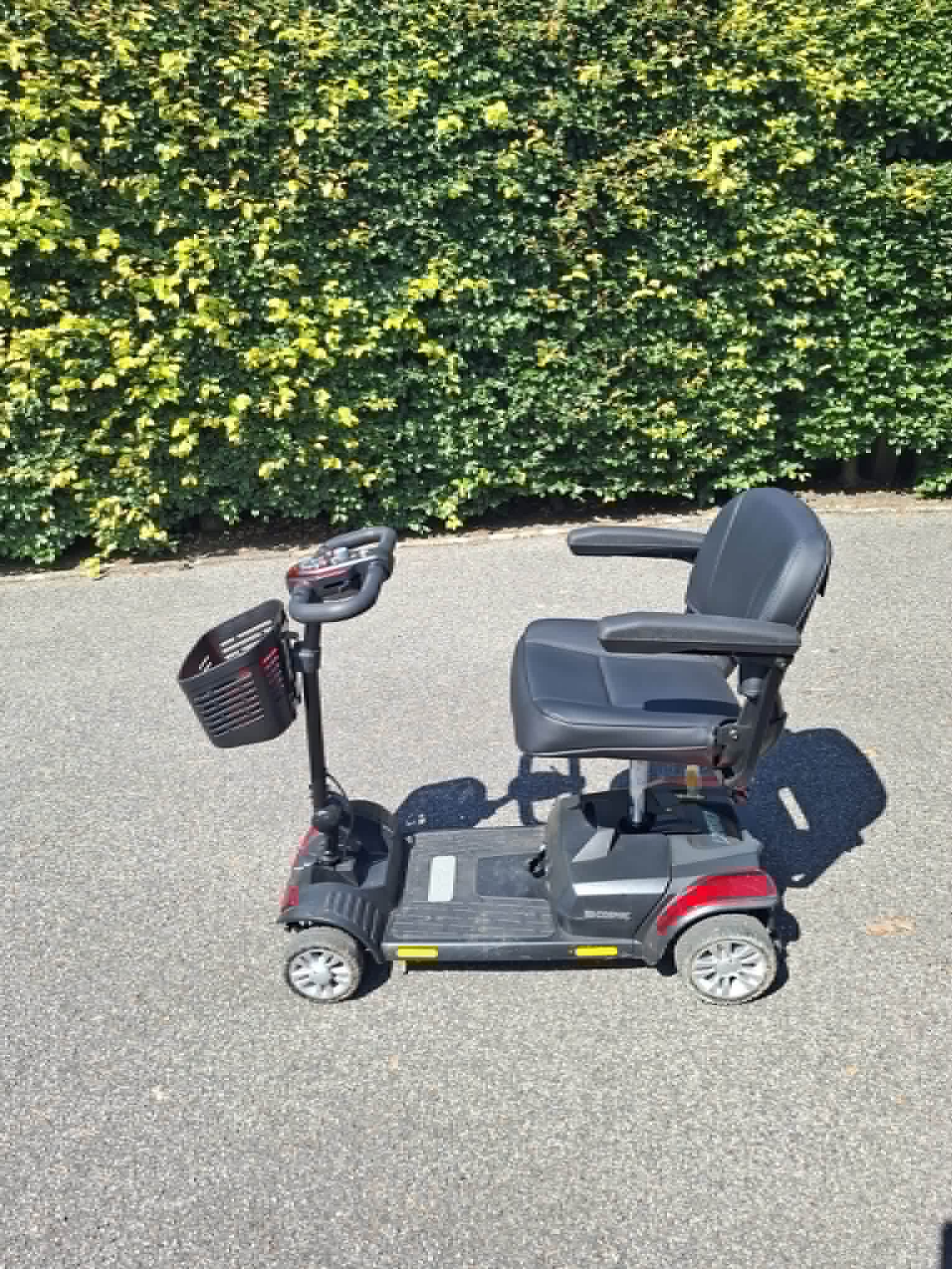 Cosmic XGO lightweight scooter  - view 2