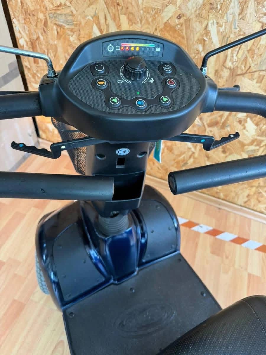 Invacare Orion mobility scooter. - view 4