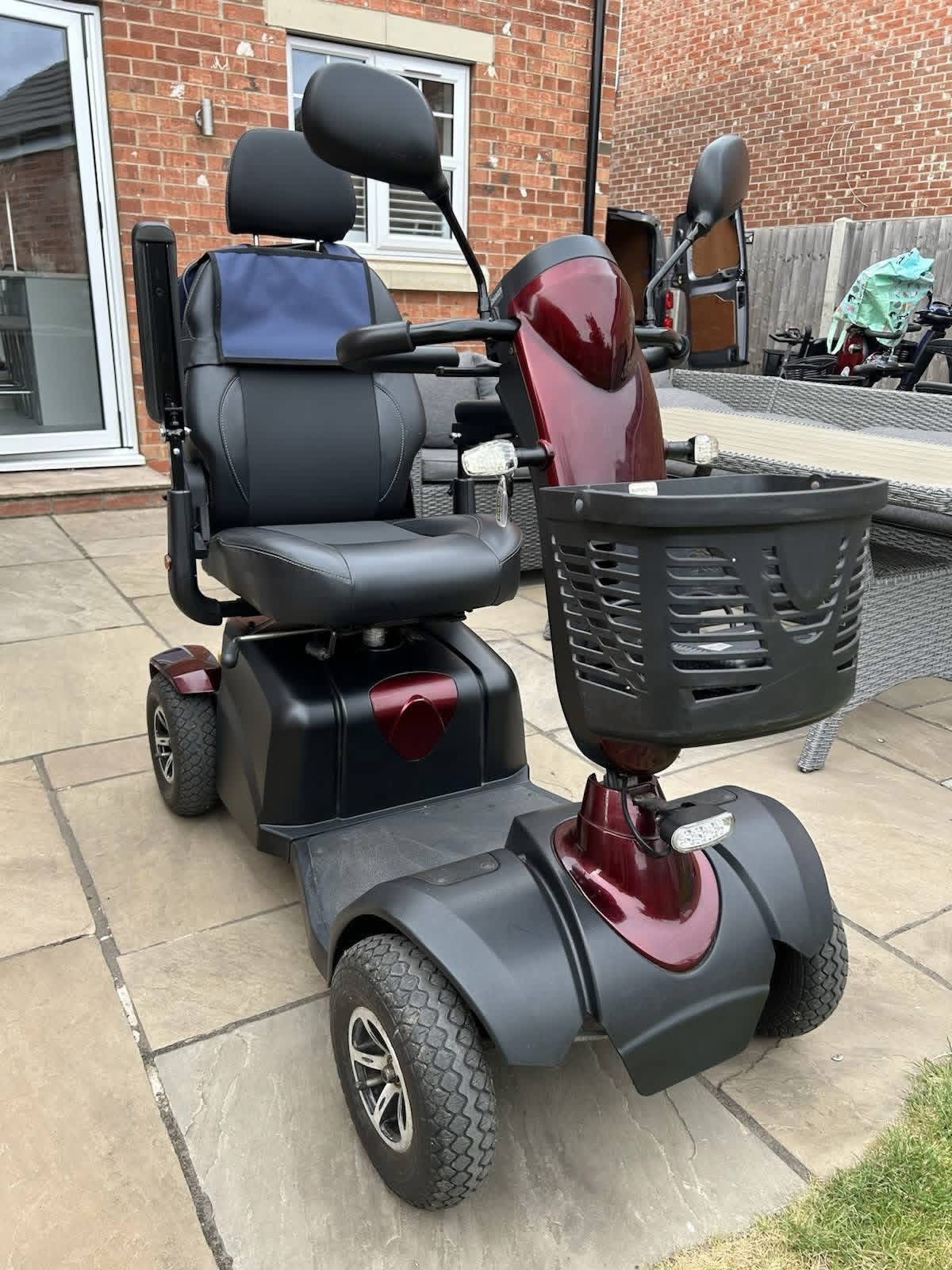 Excel Roadster DX8 mobility scooter. - view 3