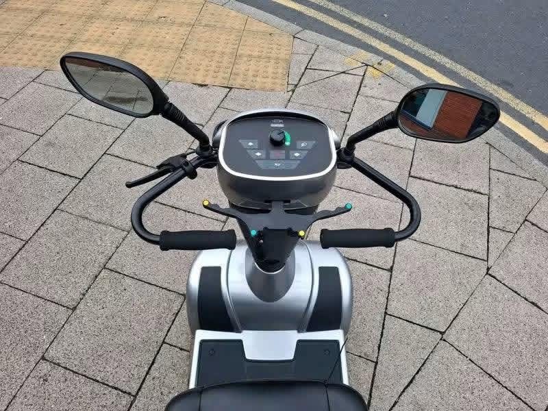 Sunrise Medical Sterling S400 mobility scooter  - view 4
